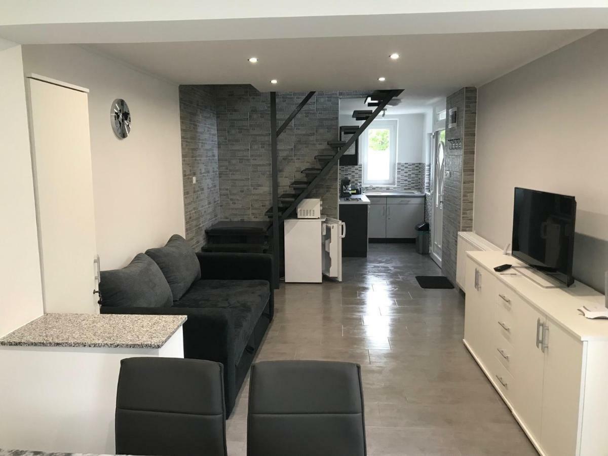 Heni Apartment Bük Екстериор снимка